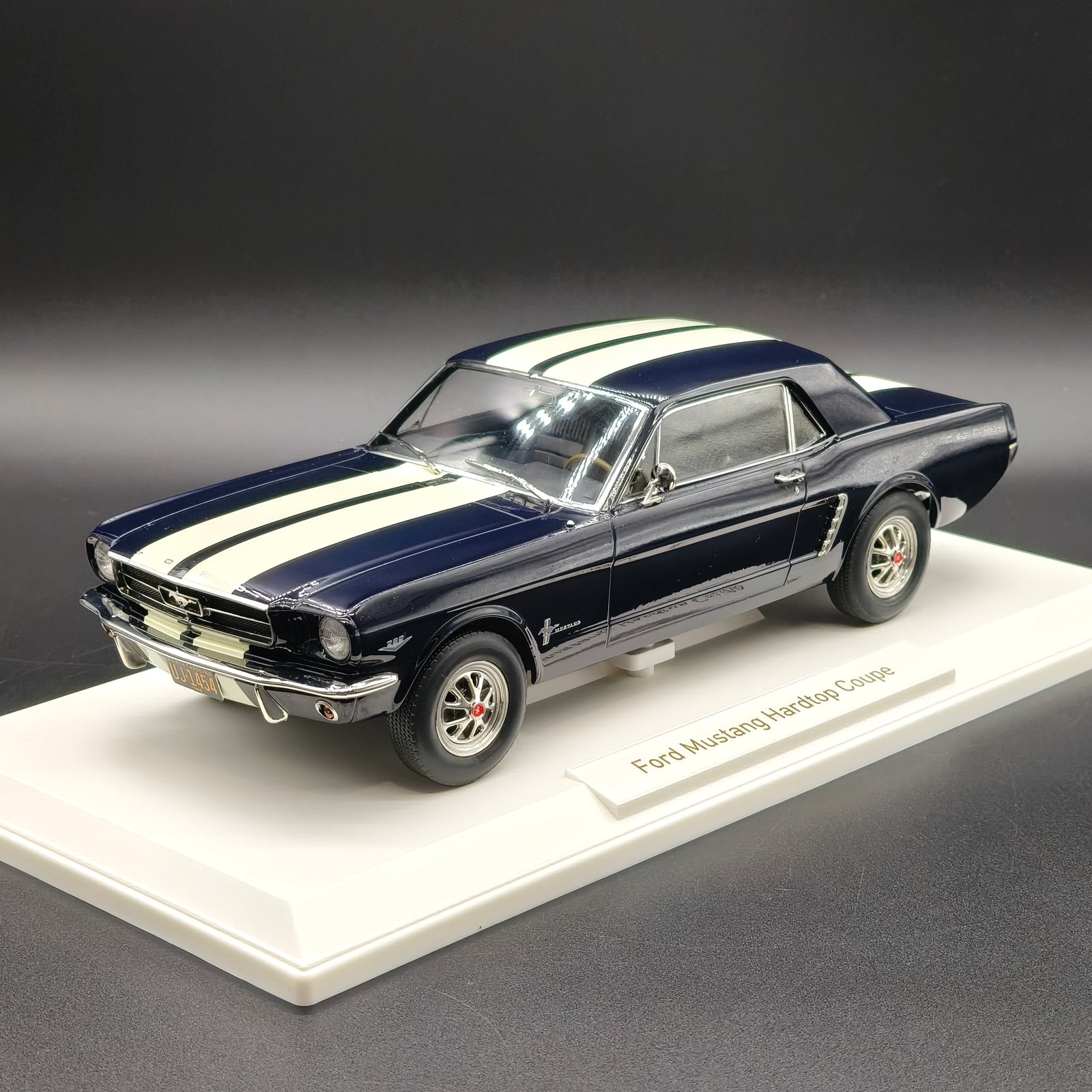 Ford Mustang Hardtop Coupe 1:18
